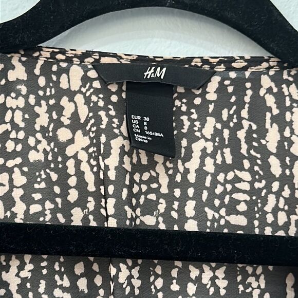 H&M Top/Kimono Woman Black & White Short Sleeves Sz 8 - Picture 3 of 12